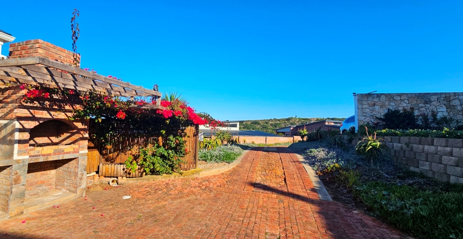 3 Bedroom Property for Sale in Stilbaai Wes Western Cape
